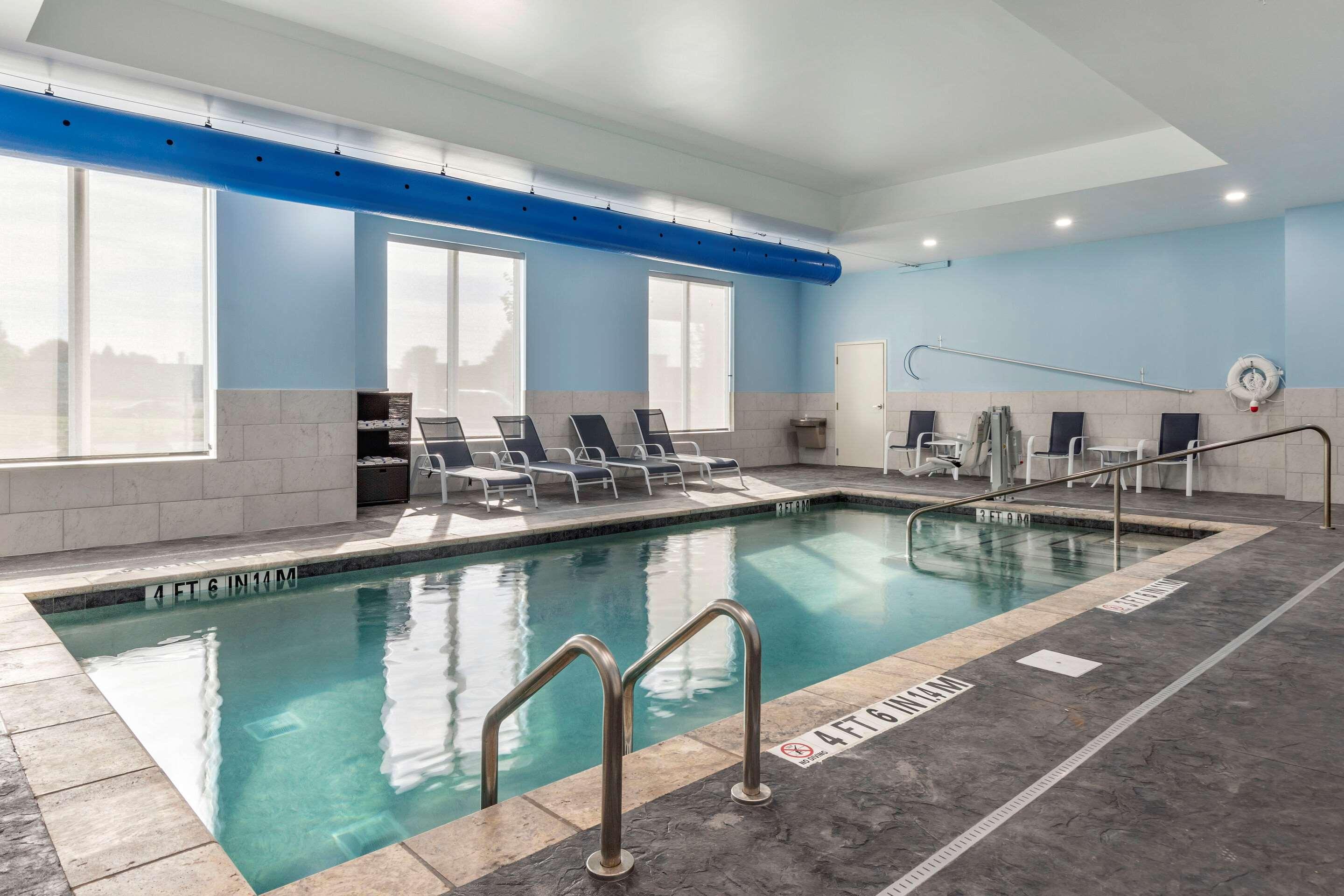 Comfort Suites Greenville Airport Exteriör bild