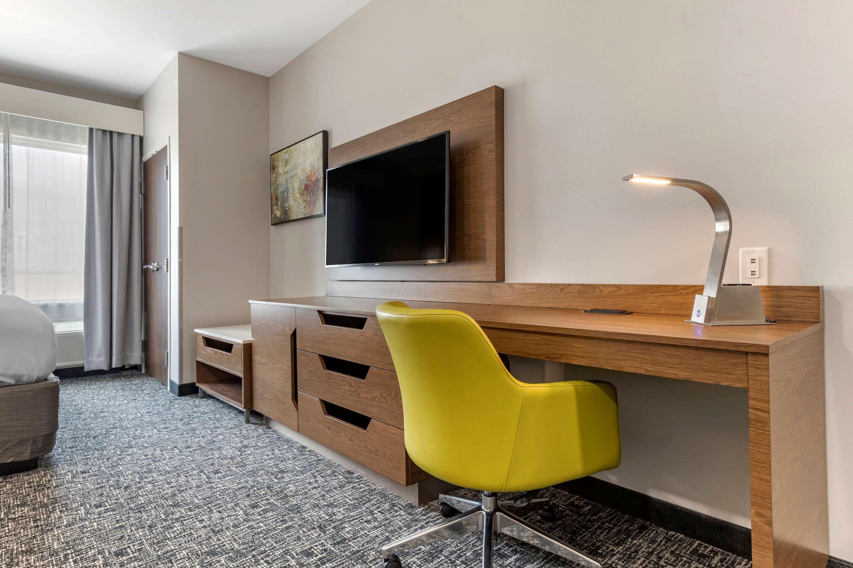 Comfort Suites Greenville Airport Exteriör bild